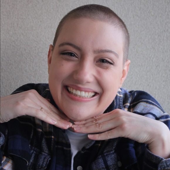 Meet your Posher, Christina - Picture 2 of 4